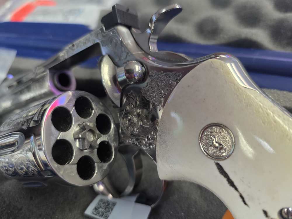 COLT PYTHON 357MAG 3 iNCH ENGRAVED GENUINE STAG GRIPS FACTORY NEW  ON SALE-img-15