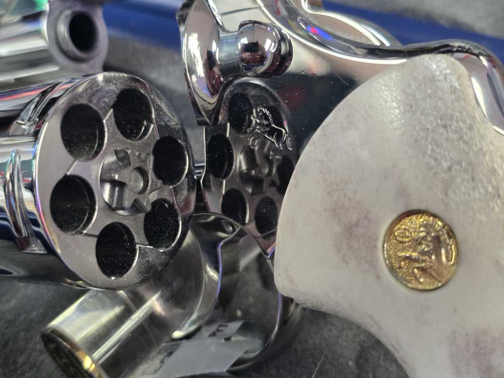 COLT PYTHON 3INCH 357MAG  BRIGHT STAINLESS GENUINE STAG GRIPS  NEW ON SALE-img-13