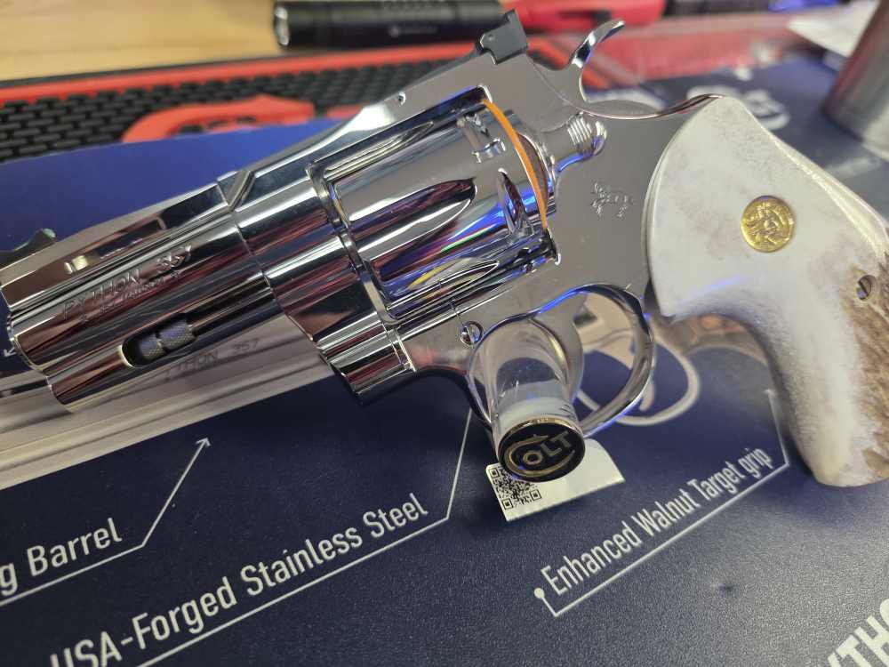 COLT PYTHON 3INCH 357MAG  BRIGHT STAINLESS GENUINE STAG GRIPS  NEW ON SALE-img-2
