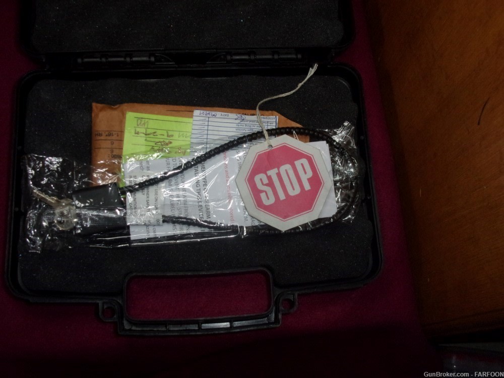 ROCK ISLAND ARMORY REVOLVER BOX, LOCK & OWNERS MANUAL-img-1