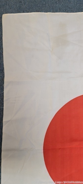 JAPANESE WWII SILK FLAG GOOD LUCK WITH TIE STRINGS (VERY CLEAN)-img-11