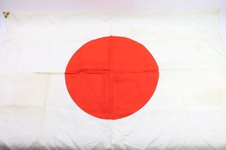 JAPANESE WWII SILK FLAG GOOD LUCK WITH TIE STRINGS (VERY CLEAN)-img-12
