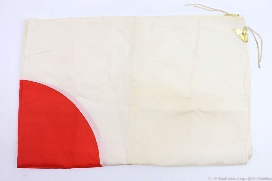 JAPANESE WWII SILK FLAG GOOD LUCK WITH TIE STRINGS (VERY CLEAN)-img-2