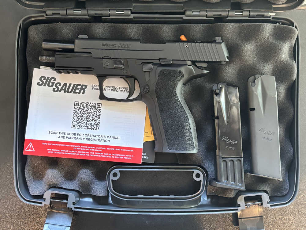 Like New Sig Sauer P226 Elite 9mm 4.4" Barrel Black Optic Ready 10rd *2025*-img-1