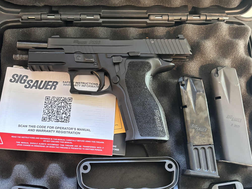 Like New Sig Sauer P226 Elite 9mm 4.4" Barrel Black Optic Ready 10rd *2025*-img-10