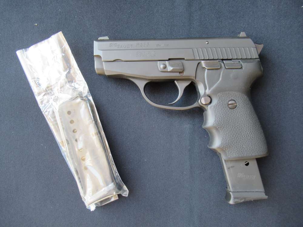 Sig Sauer P239 9mm Near New-In-Box Papers Extra Mag Early Production Nice!-img-1