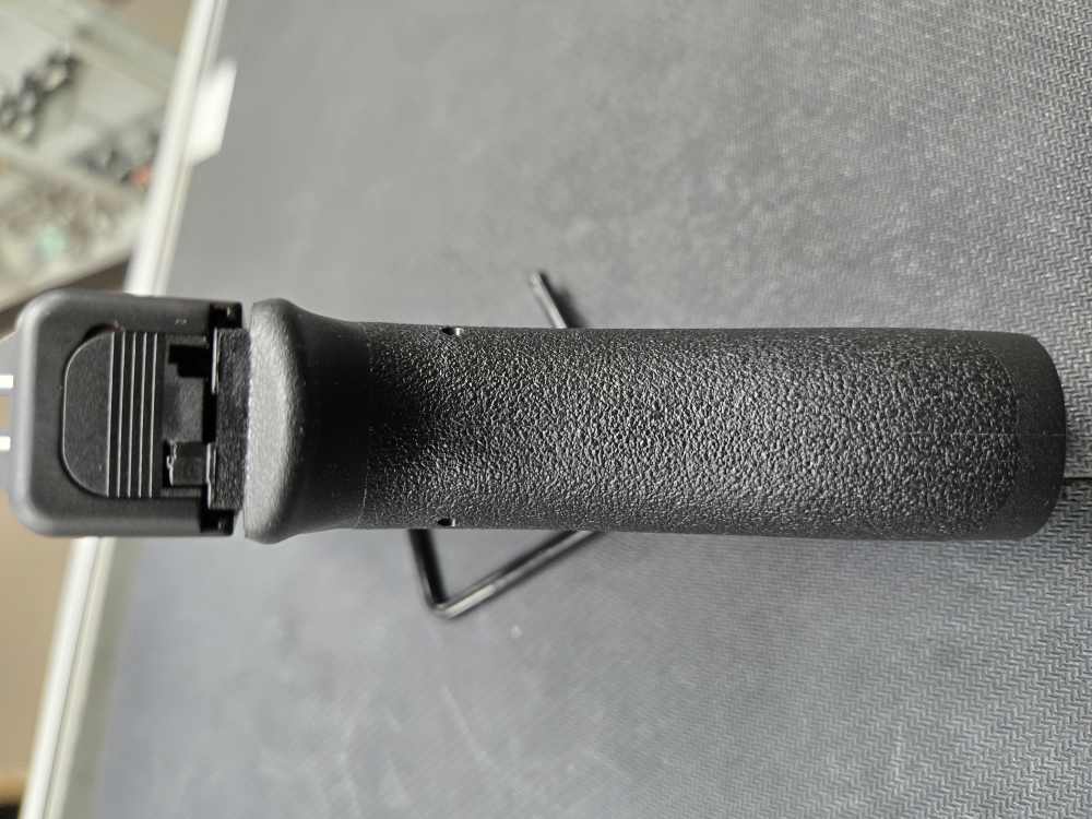 Like new Glock 17 Gen 1 Classic-img-10