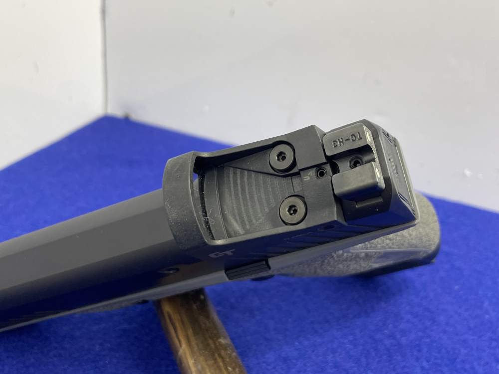 Kimber R7 Mako 9mm 3.37" Blk/Grey *CRIMSON TRACE REDDOT W/ 15 ROUND mag*-img-28