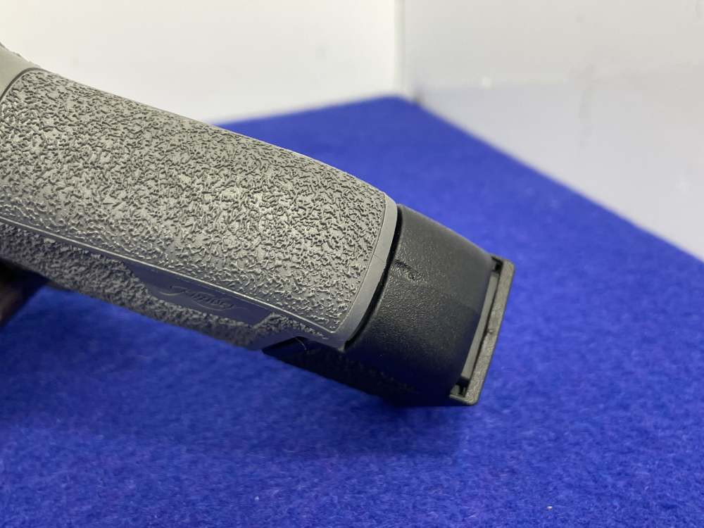 Kimber R7 Mako 9mm 3.37" Blk/Grey *CRIMSON TRACE REDDOT W/ 15 ROUND mag*-img-25