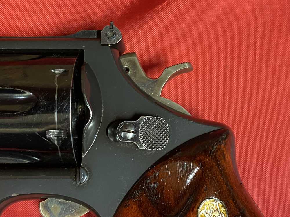 Smith & Wesson Model 25-5 4" Blued 45 Colt In Good Condition               -img-4