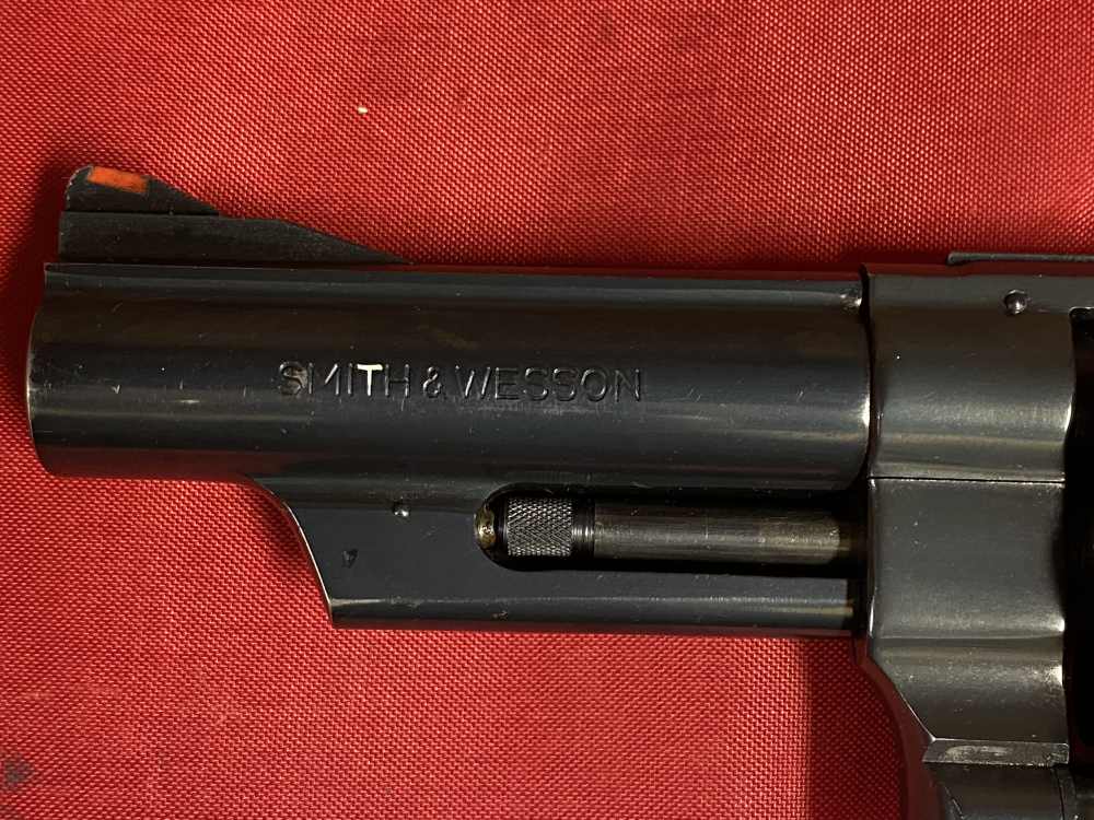 Smith & Wesson Model 25-5 4" Blued 45 Colt In Good Condition               -img-6