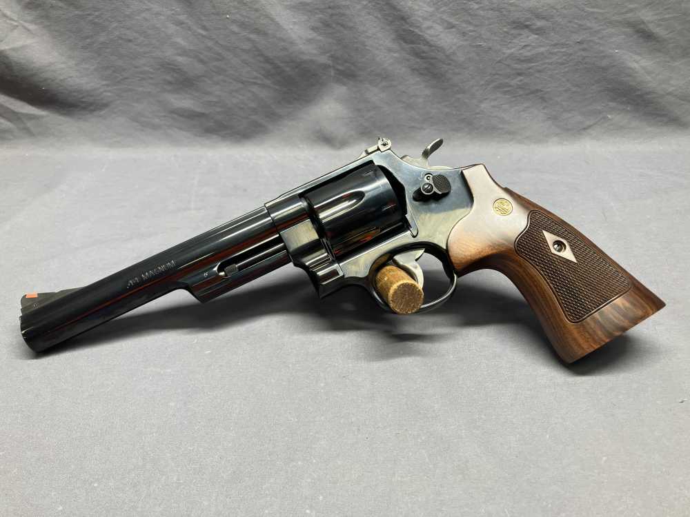 Gorgeous Smith & Wesson 29-10 w/ Display Case - .44 Magnum - 6" Barrel-img-1