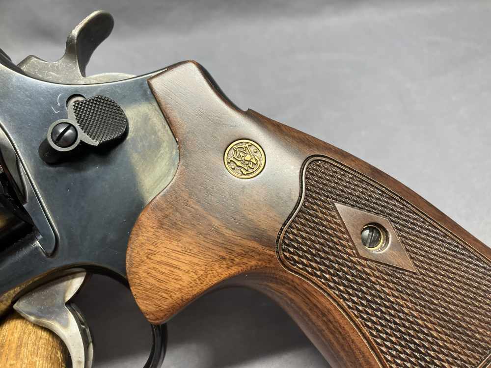 Gorgeous Smith & Wesson 29-10 w/ Display Case - .44 Magnum - 6" Barrel-img-7