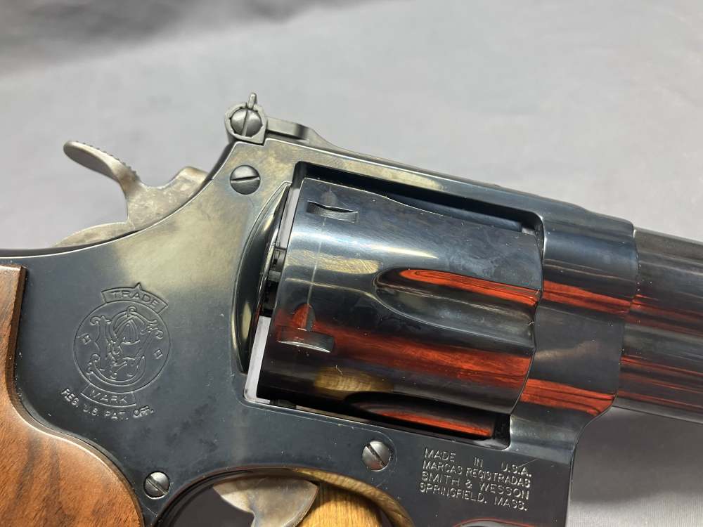Gorgeous Smith & Wesson 29-10 w/ Display Case - .44 Magnum - 6" Barrel-img-18