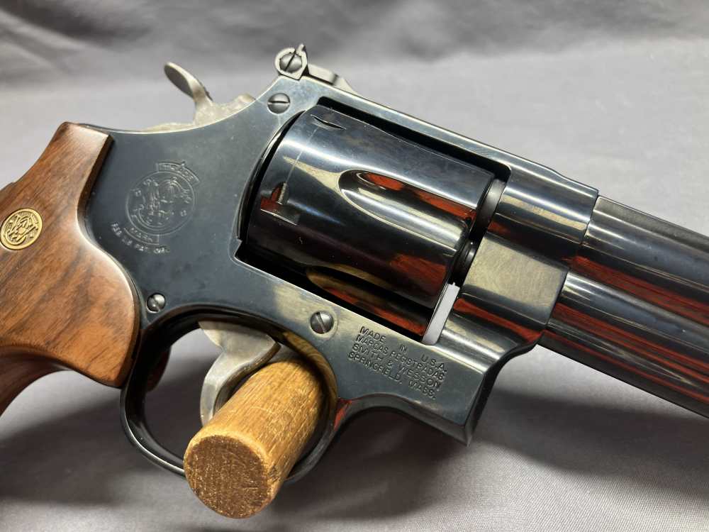 Gorgeous Smith & Wesson 29-10 w/ Display Case - .44 Magnum - 6" Barrel-img-19