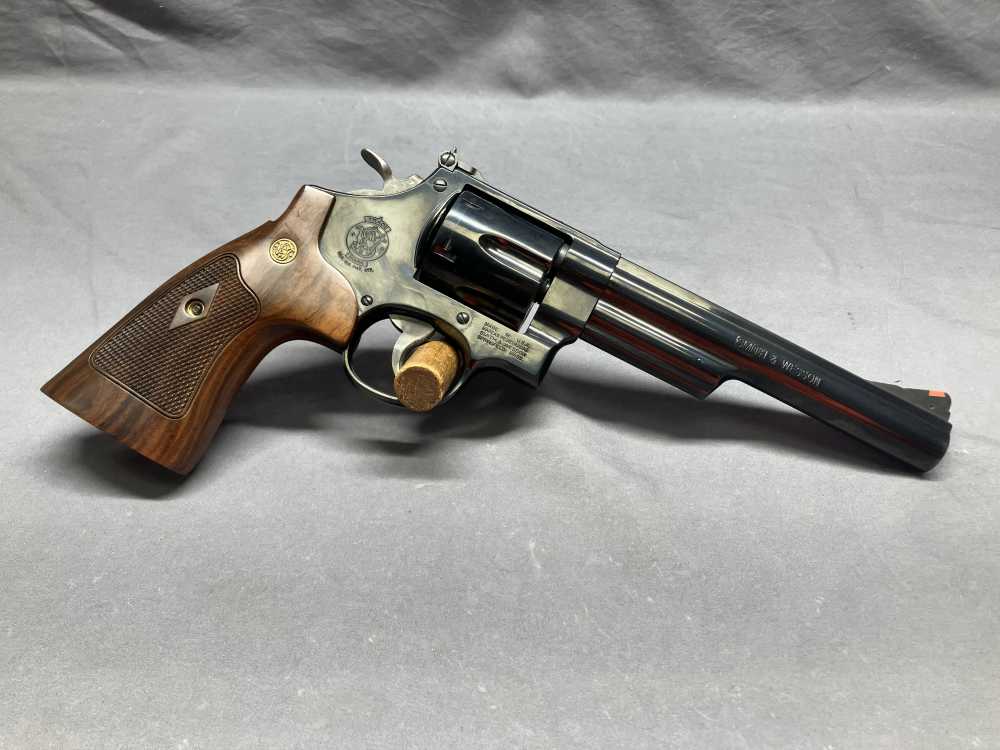 Gorgeous Smith & Wesson 29-10 w/ Display Case - .44 Magnum - 6" Barrel-img-14