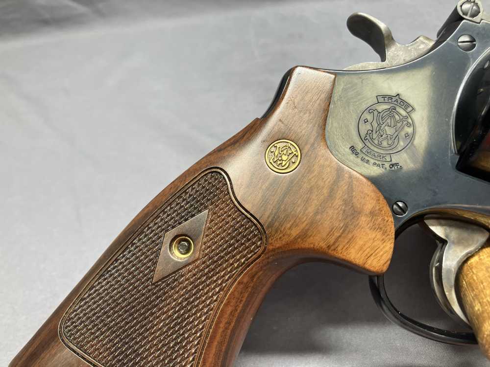 Gorgeous Smith & Wesson 29-10 w/ Display Case - .44 Magnum - 6" Barrel-img-16