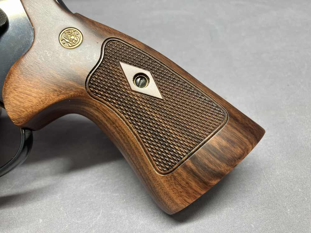 Gorgeous Smith & Wesson 29-10 w/ Display Case - .44 Magnum - 6" Barrel-img-8