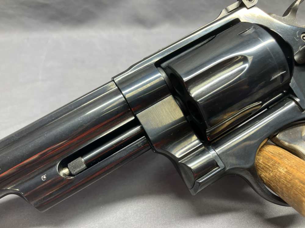 Gorgeous Smith & Wesson 29-10 w/ Display Case - .44 Magnum - 6" Barrel-img-4