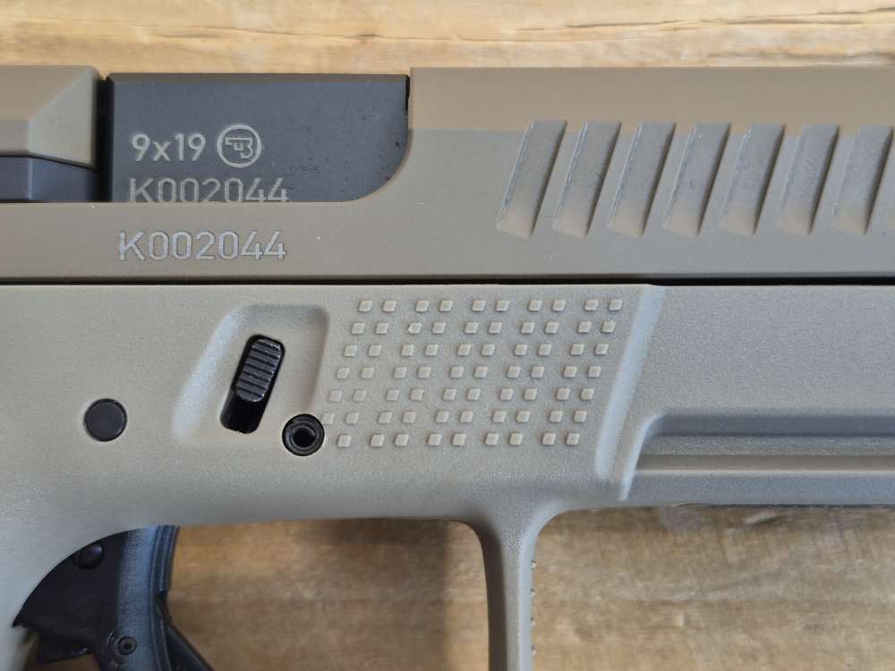 CZ P-10C 9mm FDE +2 Mags & Orig Case Optic Ready 91577-img-5