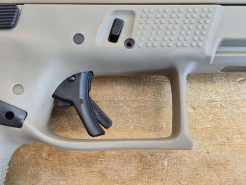 CZ P-10C 9mm FDE +2 Mags & Orig Case Optic Ready 91577-img-6