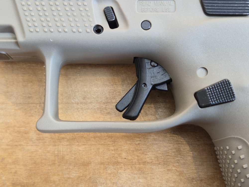 CZ P-10C 9mm FDE +2 Mags & Orig Case Optic Ready 91577-img-13