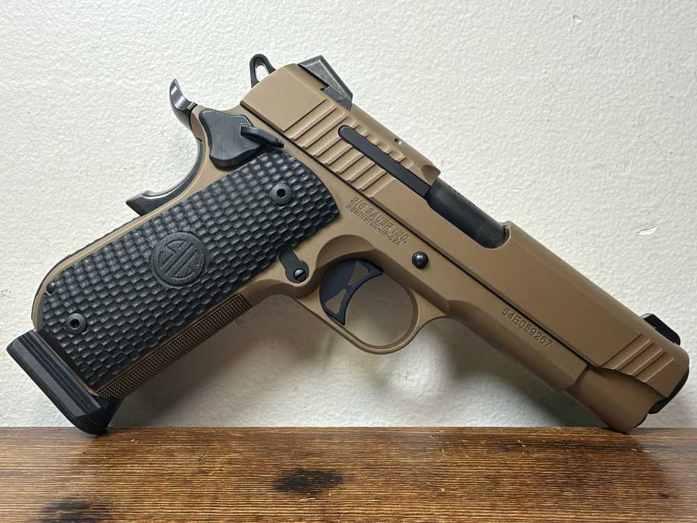 SIG Sauer 1911 Fastback Emperor Scorpion Carry .45 ACP 4.2" 4 Mags-img-1