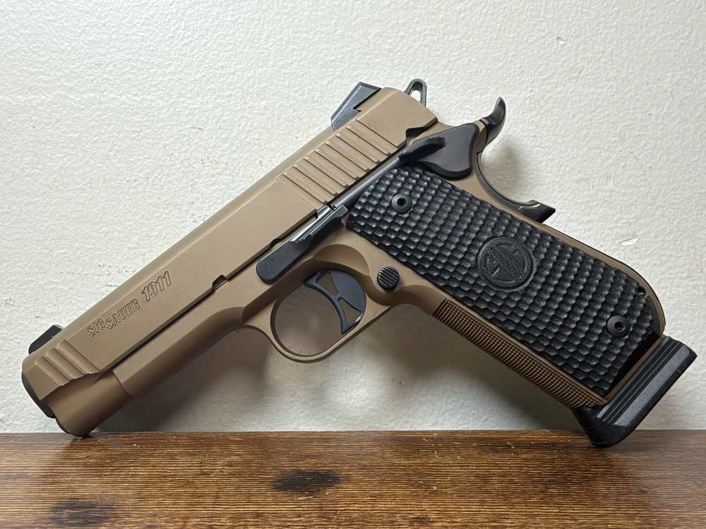 SIG Sauer 1911 Fastback Emperor Scorpion Carry .45 ACP 4.2" 4 Mags-img-0