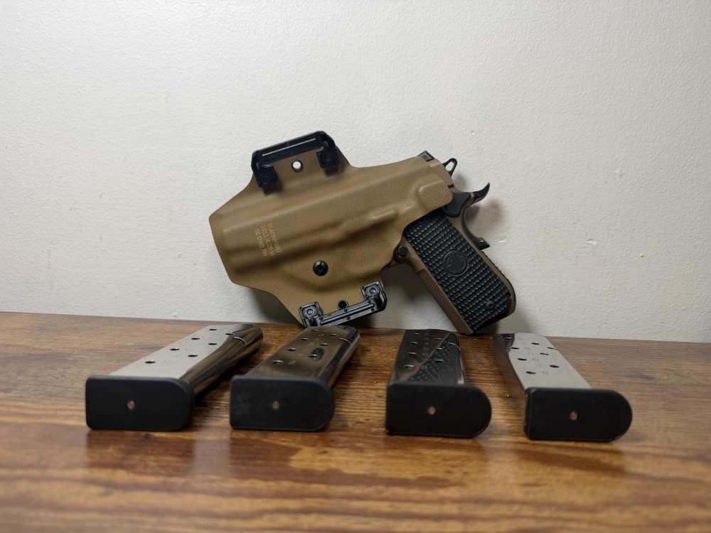 SIG Sauer 1911 Fastback Emperor Scorpion Carry .45 ACP 4.2" 4 Mags-img-2
