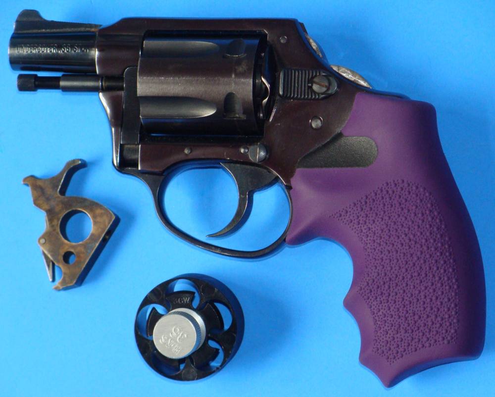 CHARTER ARMS UNDERCOVER .38SPL W/EXTRAS BRIDGEPORT EARLY MAKE-img-24