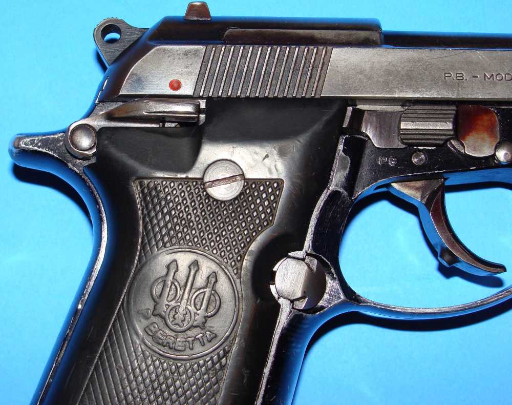 BERETTA MODEL 81 SEMI AUTO PISTOL .32ACP W/MAGS-img-7
