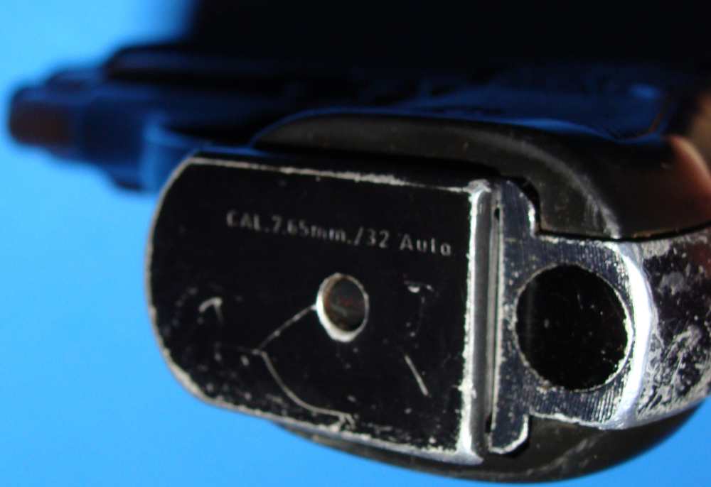 BERETTA MODEL 81 SEMI AUTO PISTOL .32ACP W/MAGS-img-24