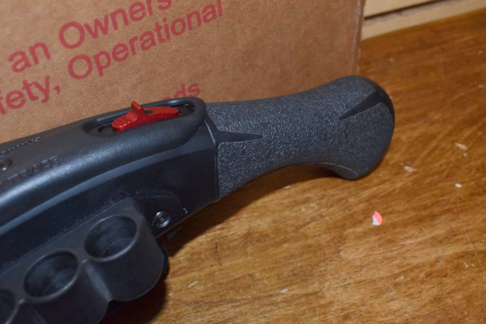 Mossberg 590 Shockwave 12 Gauge 14" Pump Crimson Trace Laser Saddle Bundle-img-5