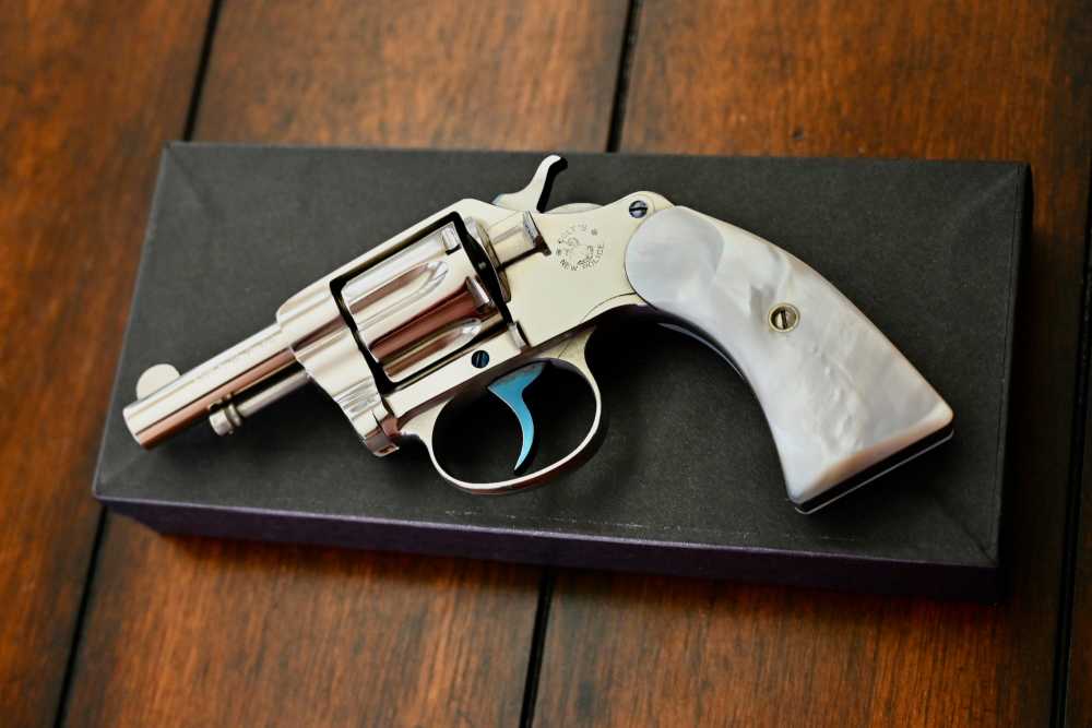 1903 Colt New Police .32 Colt 2.5" Nickel Pearl Stocks Collector-Grade!-img-1