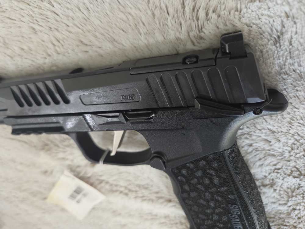 SIG P365-FUSE 9mm 4.3" Manual Safety 3 Mags Optics Ready -img-5