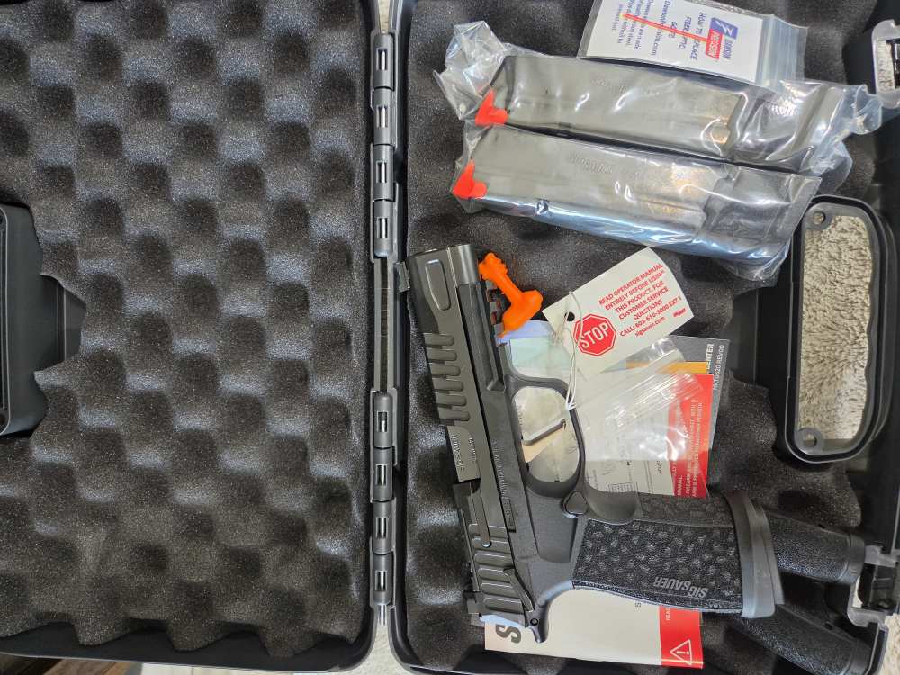 SIG P365-FUSE 9mm 4.3" Manual Safety 3 Mags Optics Ready -img-0