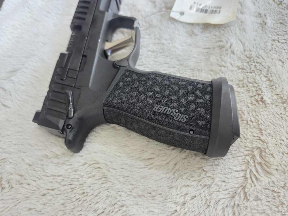 SIG P365-FUSE 9mm 4.3" Manual Safety 3 Mags Optics Ready -img-2