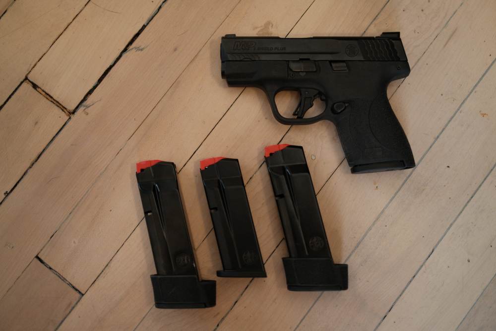 S&W M&P9 Shield Plus NTS + Night Fision Sights + 4 Magazines-img-0