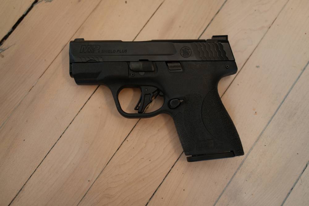 S&W M&P9 Shield Plus NTS + Night Fision Sights + 4 Magazines-img-3