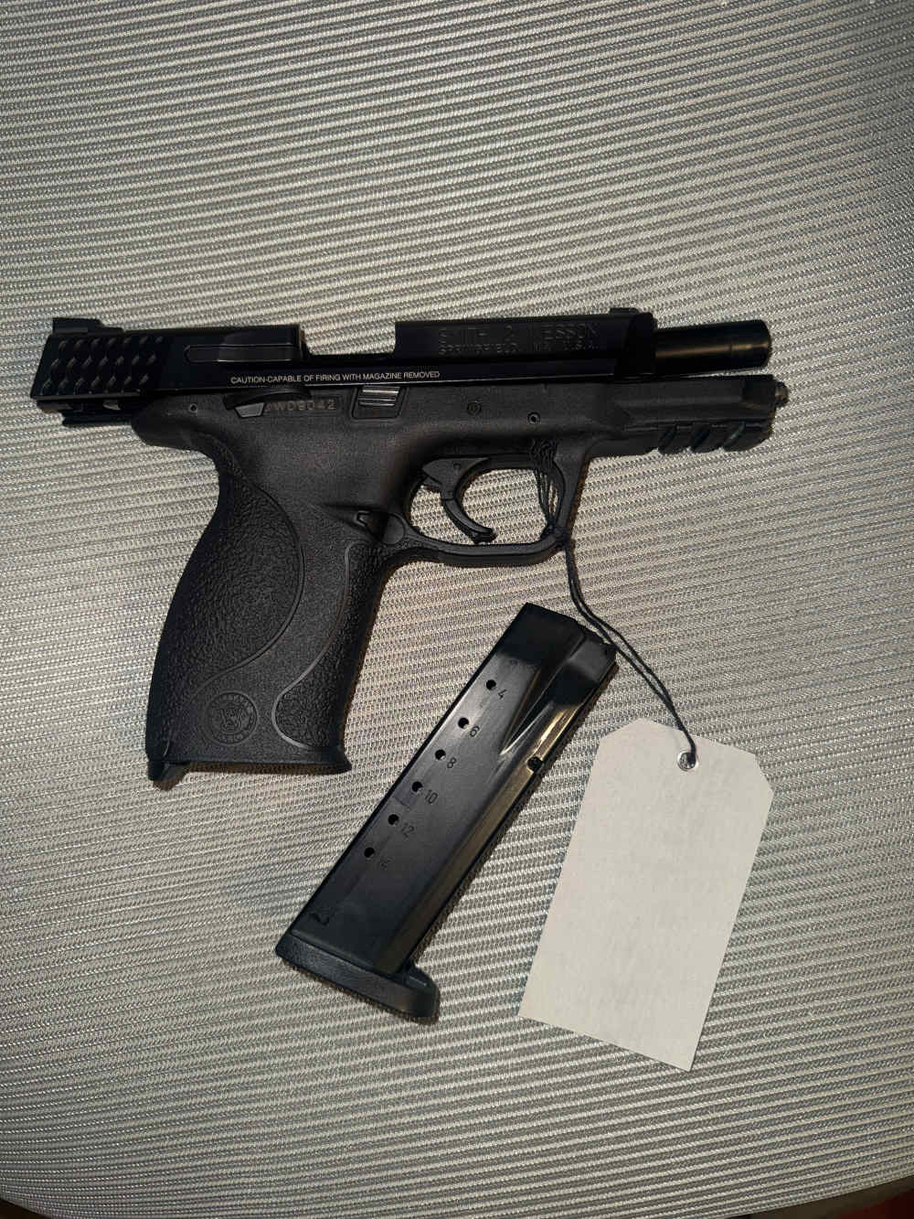 M&P 40 STAINLESS Smith and Wesson 40SW Excellent -img-4