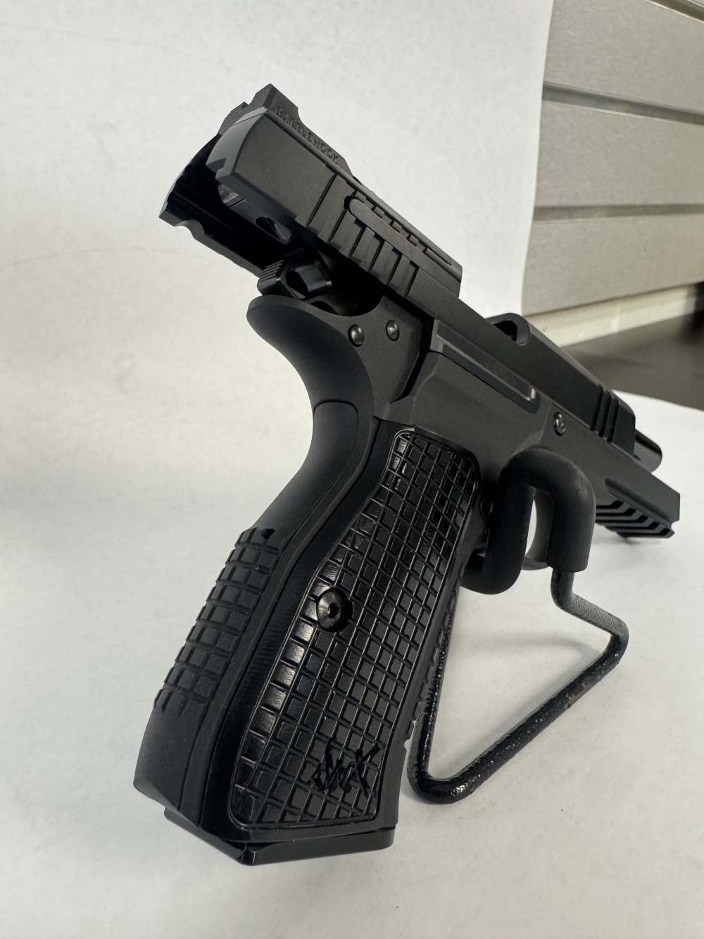 Dan Wesson DWX Compact 9mm 4" Barrel Factory New Penny Auction No Reserve-img-4