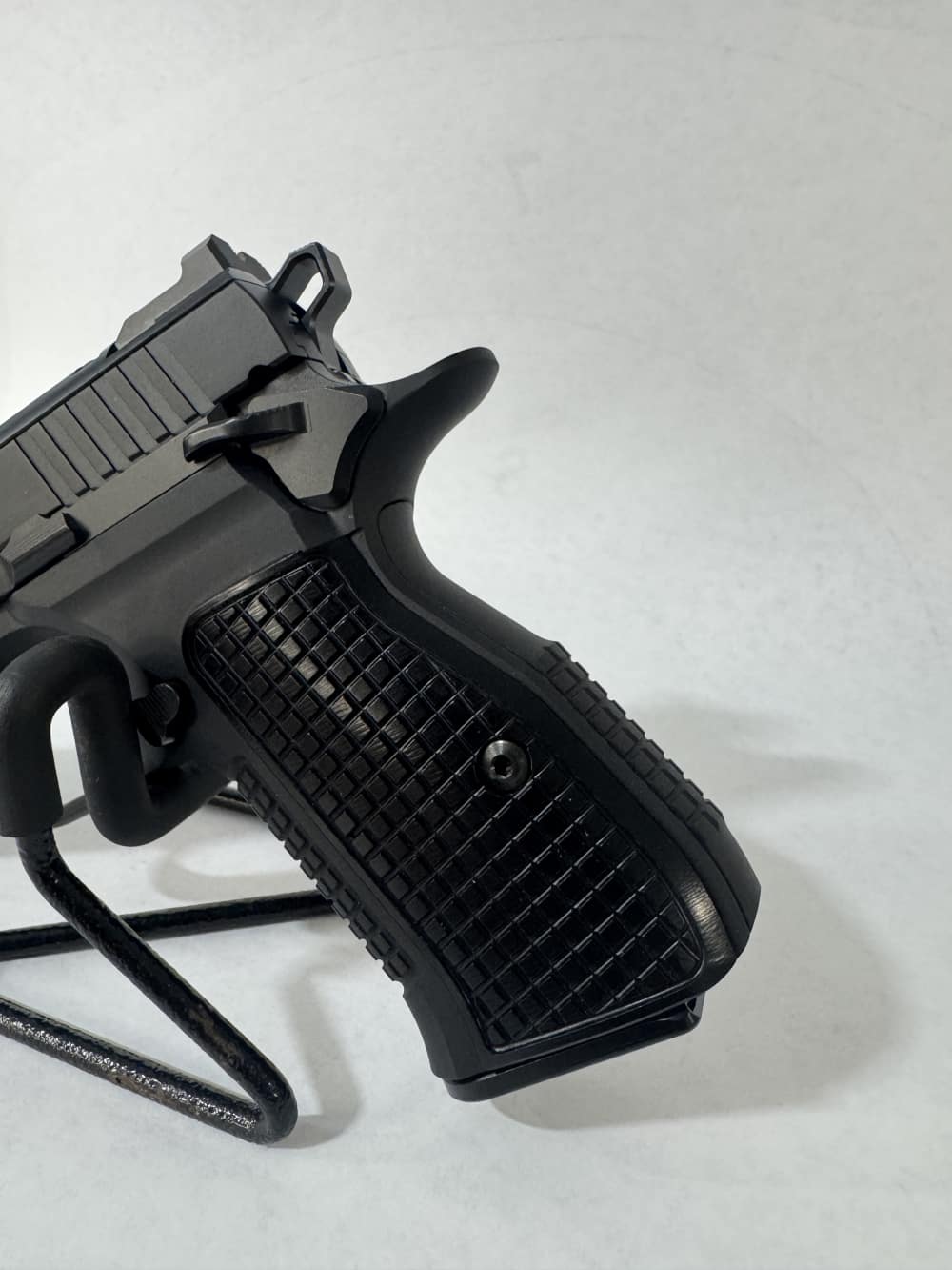Dan Wesson DWX Compact 9mm 4" Barrel Factory New Penny Auction No Reserve-img-2