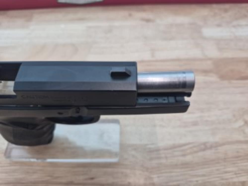 Smith & Wesson S&W SW9F SIGMA 9mm pistol with one 17-round magazine-img-3