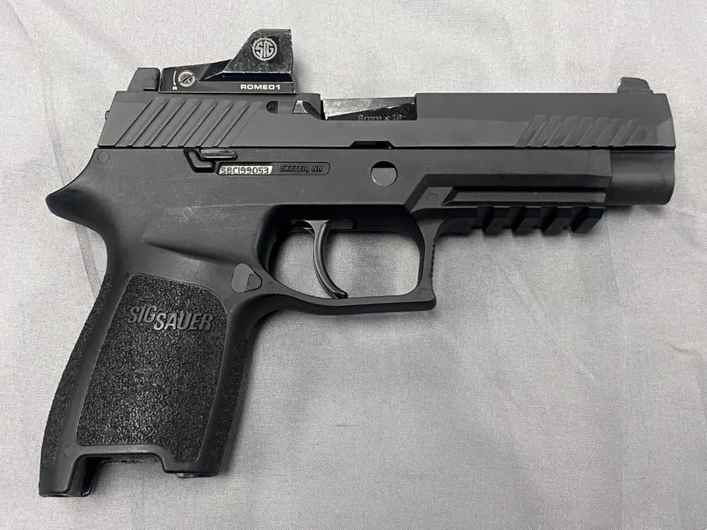 Sig P320 4.7" 9mm - 3mags - Two Grip Modules - Romeo1 - Supp Sights - NR! -img-1