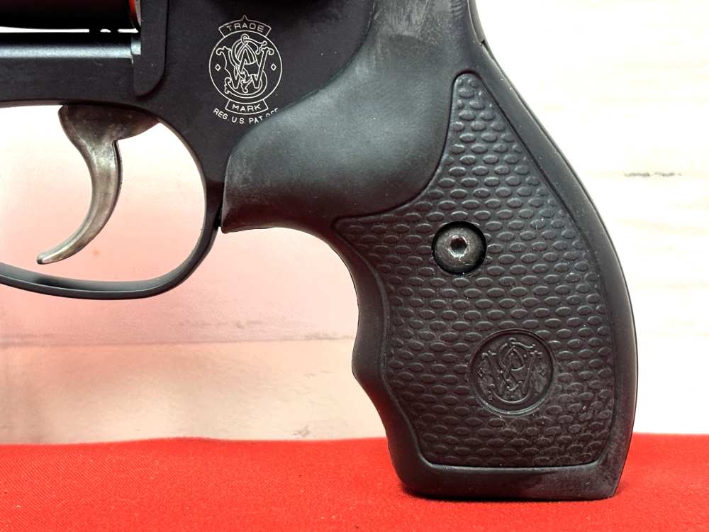 Factory New S&W Model 442-2 Airweight 38 Special Black Revolver No Reserve!-img-6