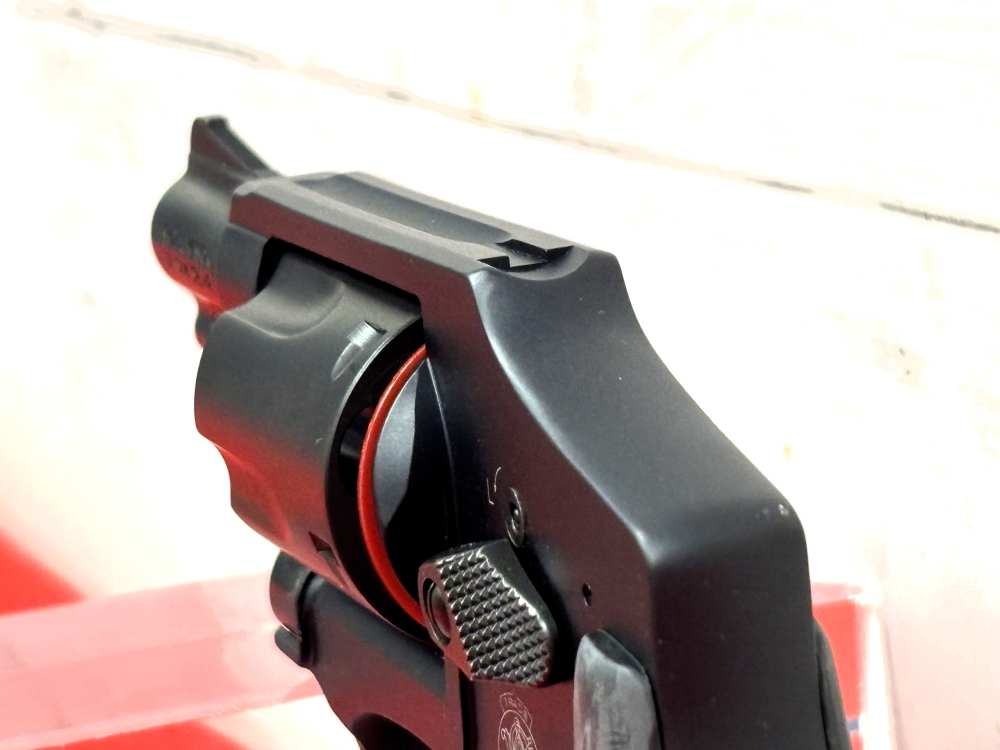 Factory New S&W Model 442-2 Airweight 38 Special Black Revolver No Reserve!-img-4