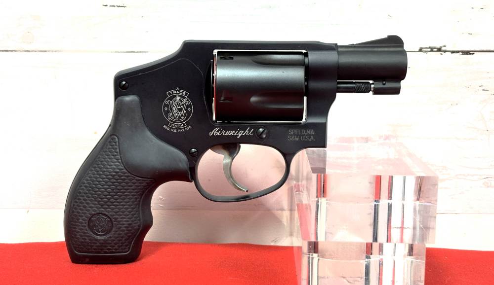 Factory New S&W Model 442-2 Airweight 38 Special Black Revolver No Reserve!-img-7