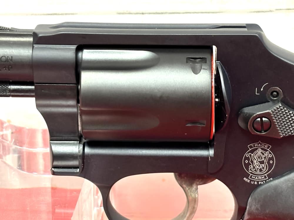 Factory New S&W Model 442-2 Airweight 38 Special Black Revolver No Reserve!-img-3