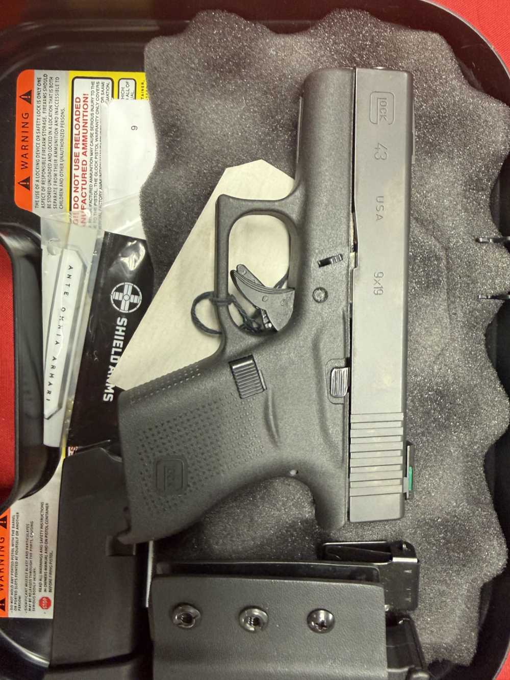 Glock 43, 3 Magazines-img-2