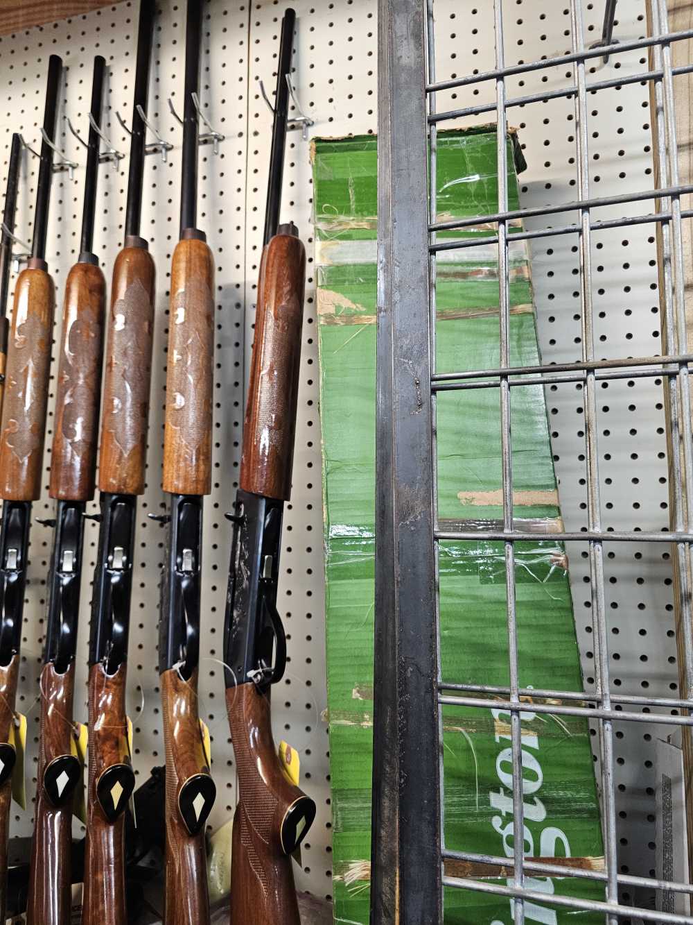 Five Guns Lot Remington 1100-img-16